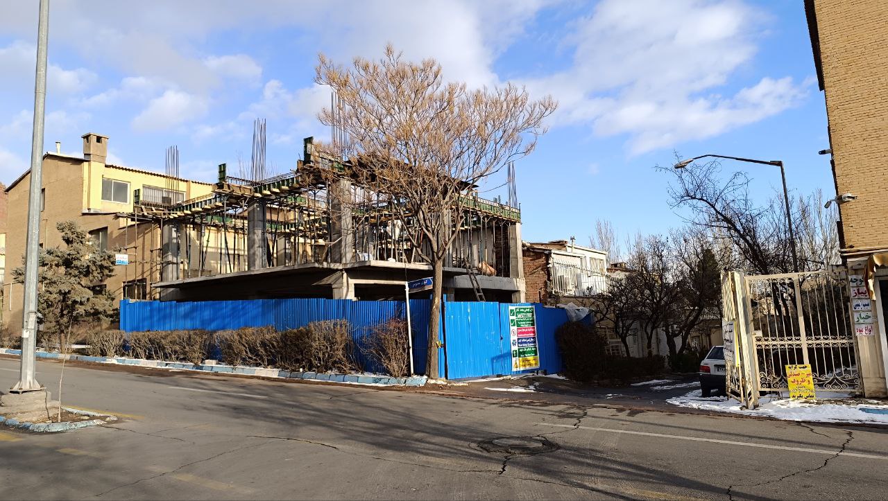 تخریب یک ساختمان در رشدیه